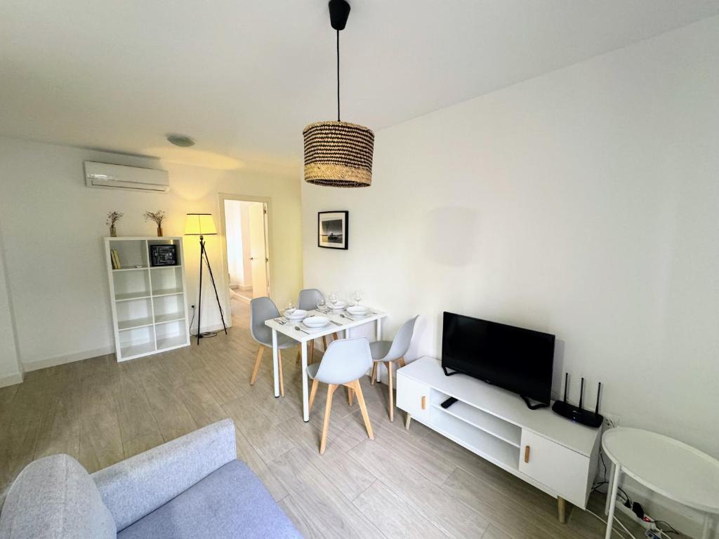 San Isidro City Center & Beach Apartments - 4