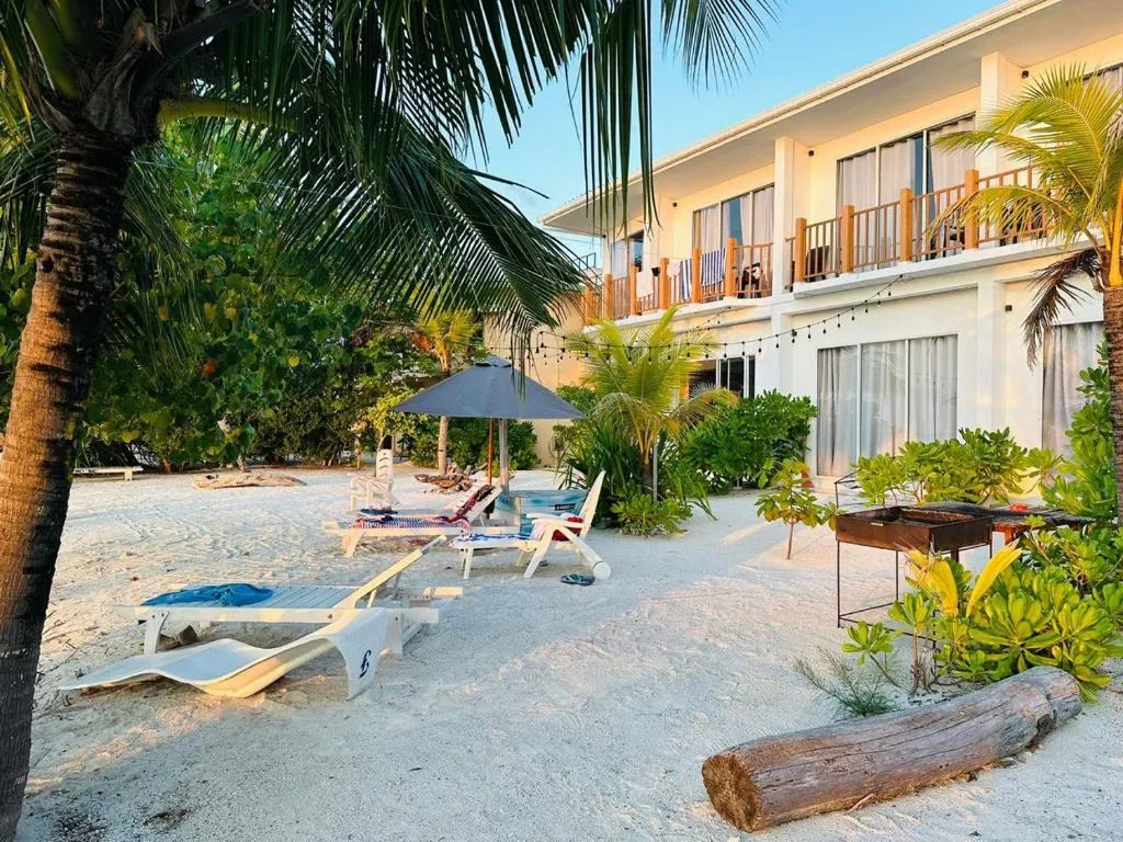 The Sunset Villa, Hotel in Dhiffushi