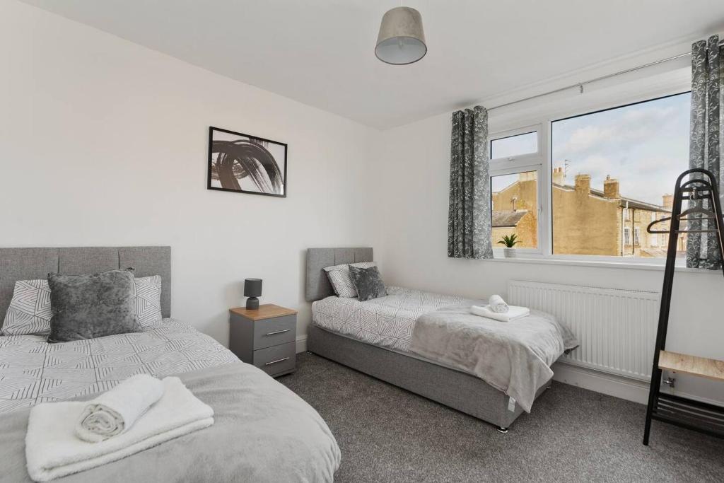 Spacious 5-bed House Private Parking, Newark upon Trent