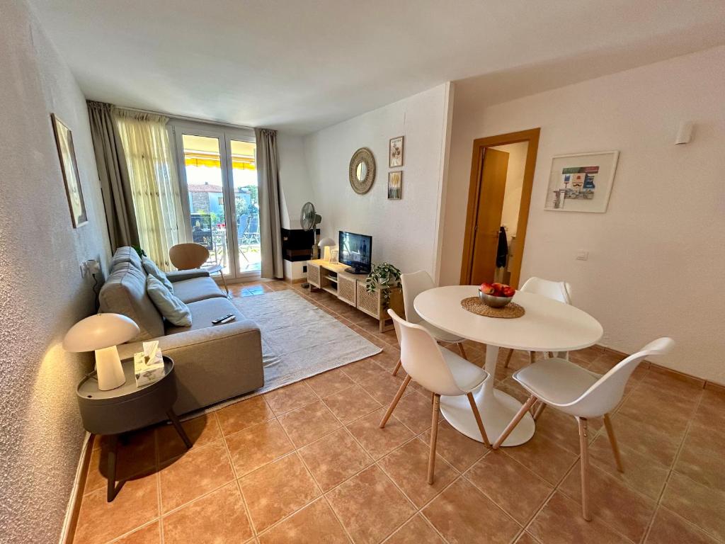 Apartament reformat, Wi Fi, parking, piscina, AC, Calella de Palafrugell