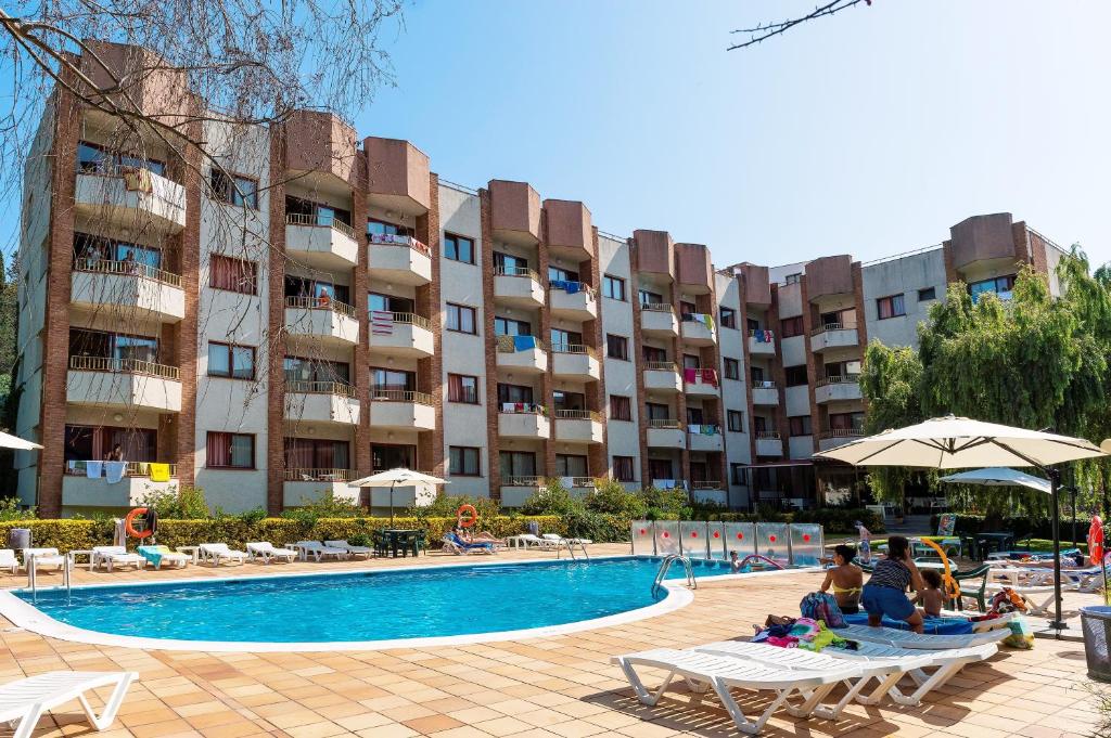 Aparthotel Las Mariposas — Swimming pool in Lloret de Mar, Catalonia