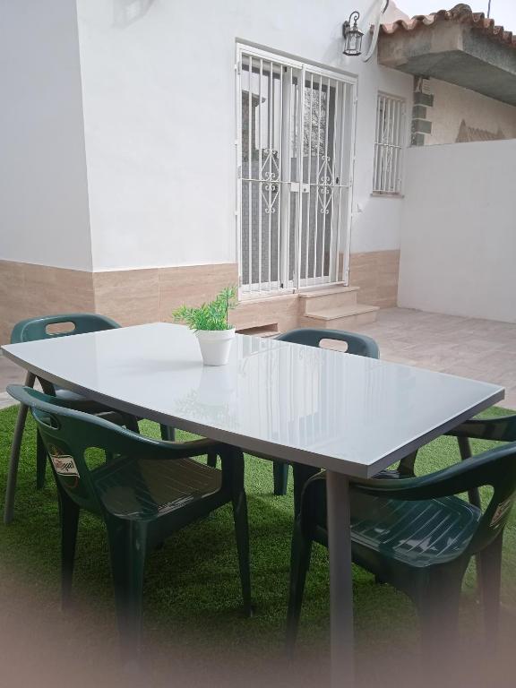 Casa en Jerez con patio cerca de la playa y de la sierra - 1