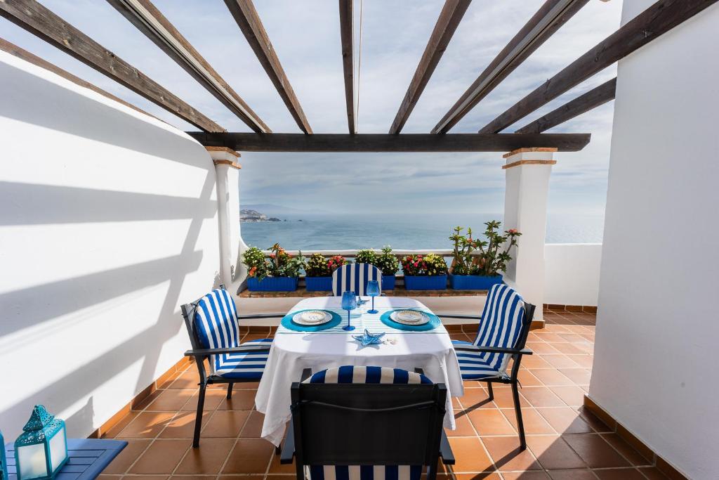 Apartamento con vistas y garaje en Marina del Este - 1