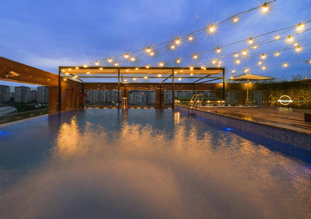 Swimming pool