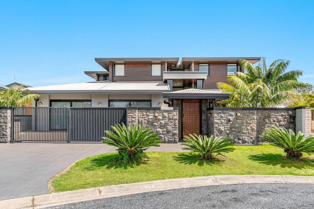 Jasmine cove - Exclusive Waterfront Estate, Yamba