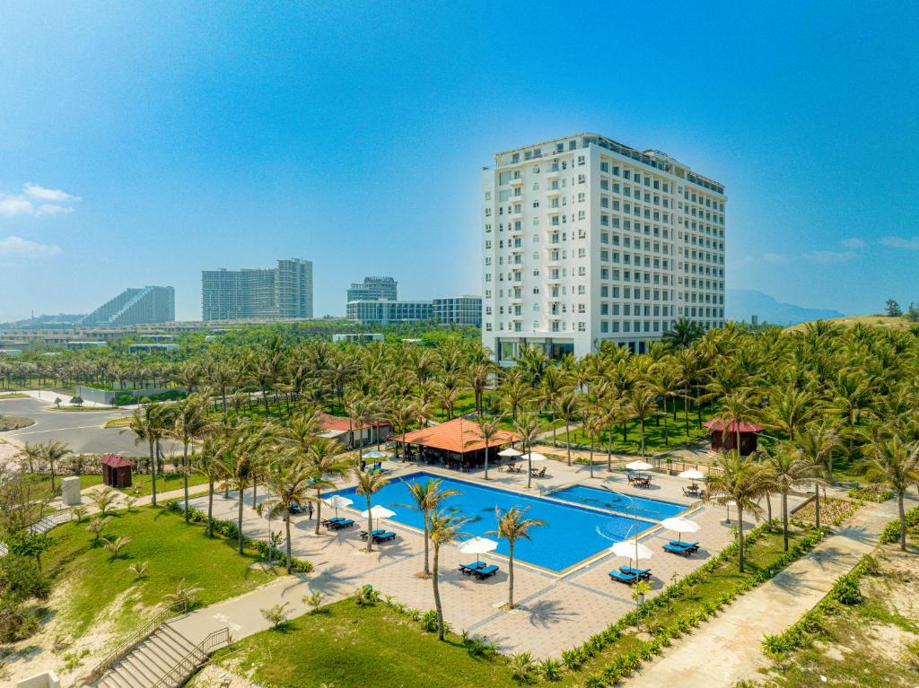 オーシャン ウェーブス リゾート カムラン (Ocean Waves Resort Cam Ranh) 外観