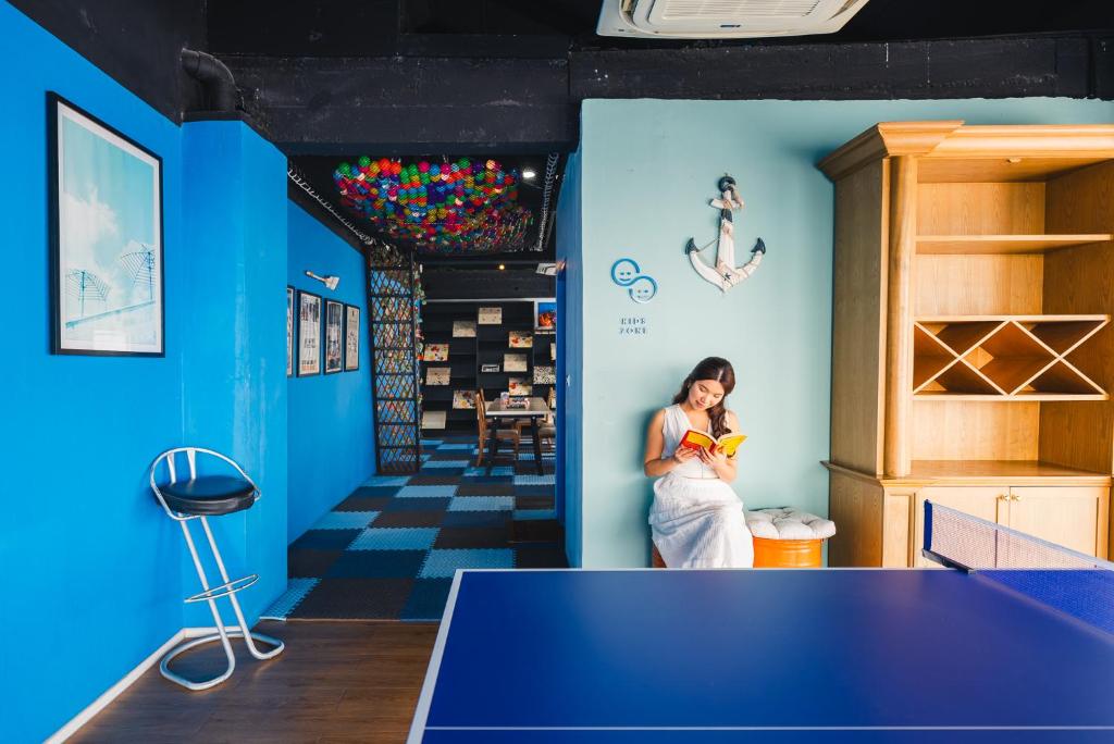 Shared lounge/TV area