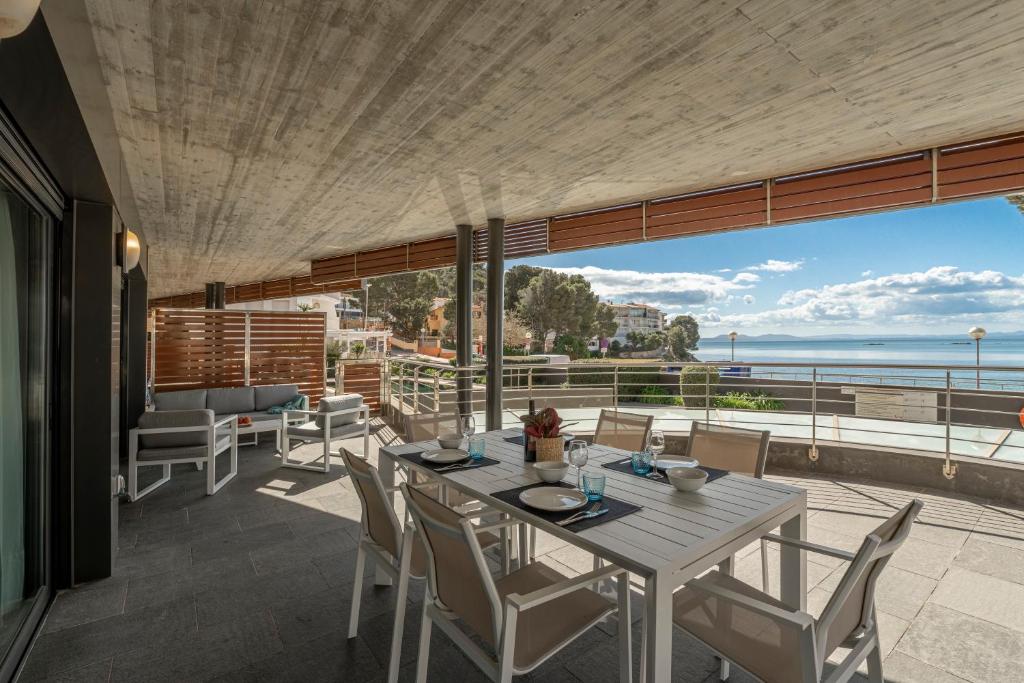Apartamento con gran terraza delante del mar - 2