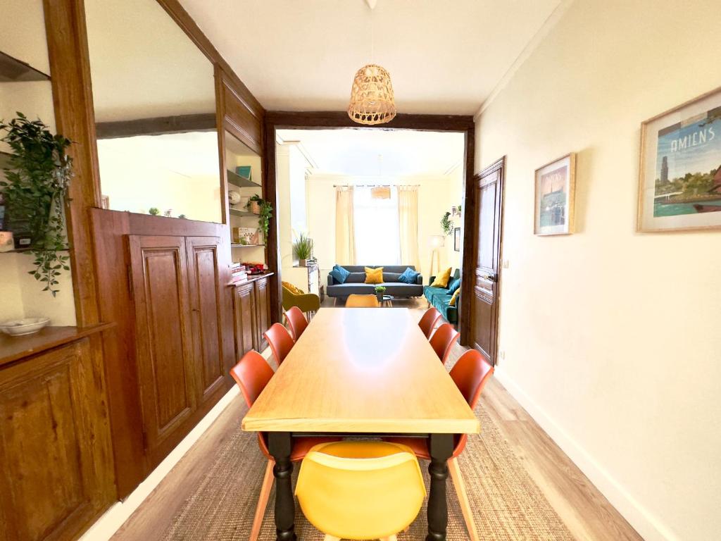 4 Ch - 10 pers - Grande Maison - Parking - Jardin - BBQ - 5