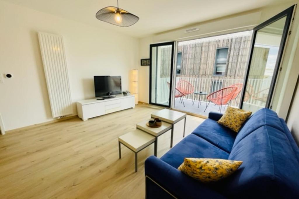 charming new flat with balcony, La Rochelle