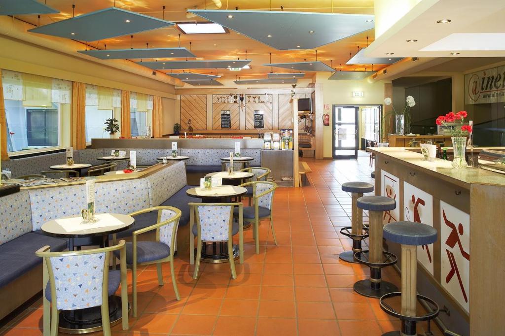 INDOOR Camping Sportzentrum Zeltweg - 5