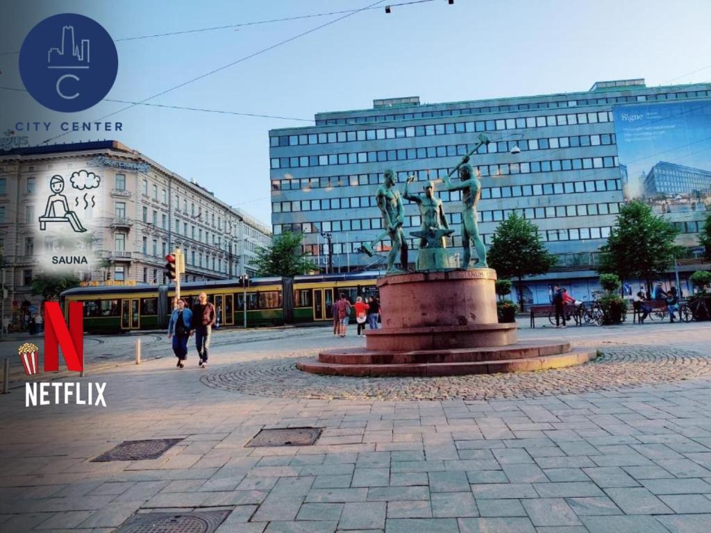 TwoSteps from Helsinki Railway Stationシ, Helsinky
