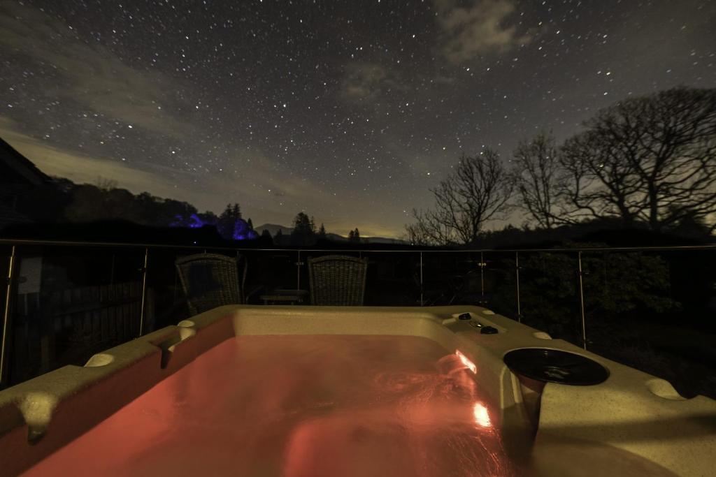 Fox Corner, Ambleside, romantic retreat for two, dog friendly, hot tub, Ambleside