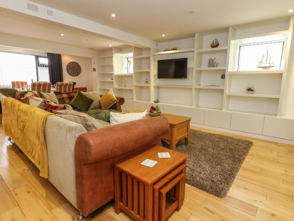 Chickerell House - photo 2