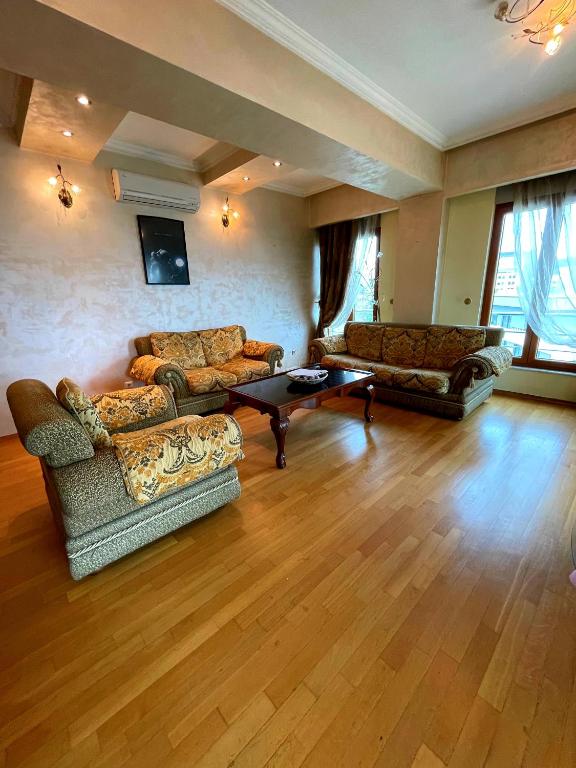 Central Rusitc Apartment - 4