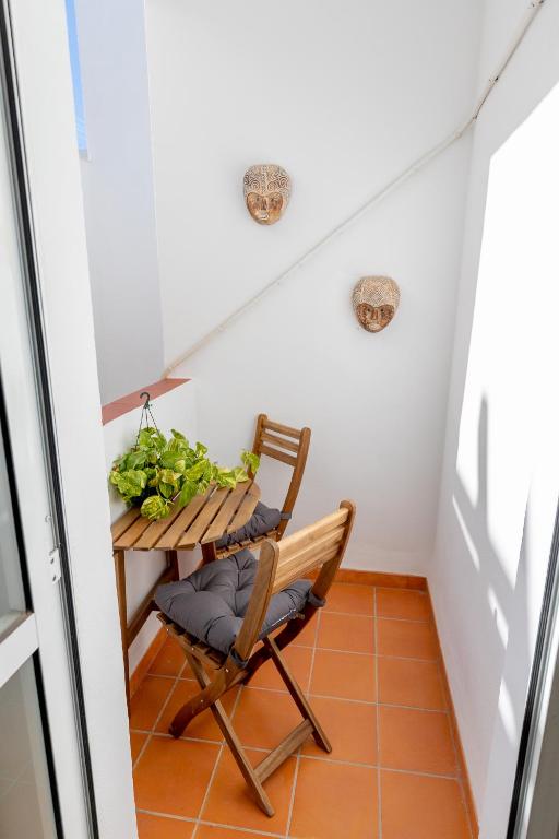 Driftwood 2 Bedroom Apartment - Earthy, Peaceful, Calm - 3