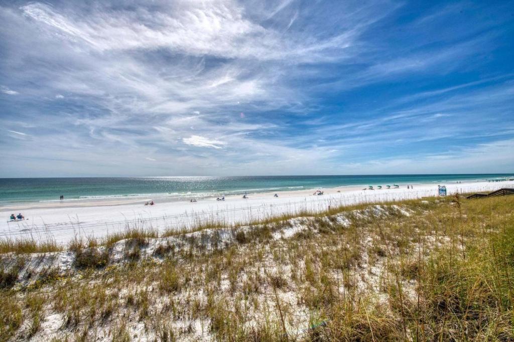 Summer Breeze D212 - Bungalow 6, Destin