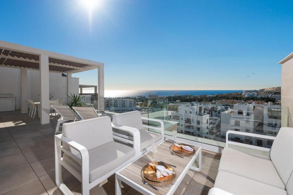 Luxury 4-Bedroom Penthouse with Panoramic Sea Views in La Cala de Mijas - 2