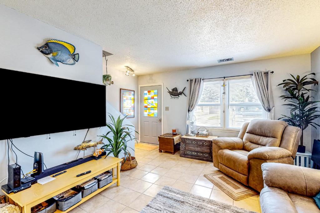 Crystal Coast Charmer, Atlantic Beach