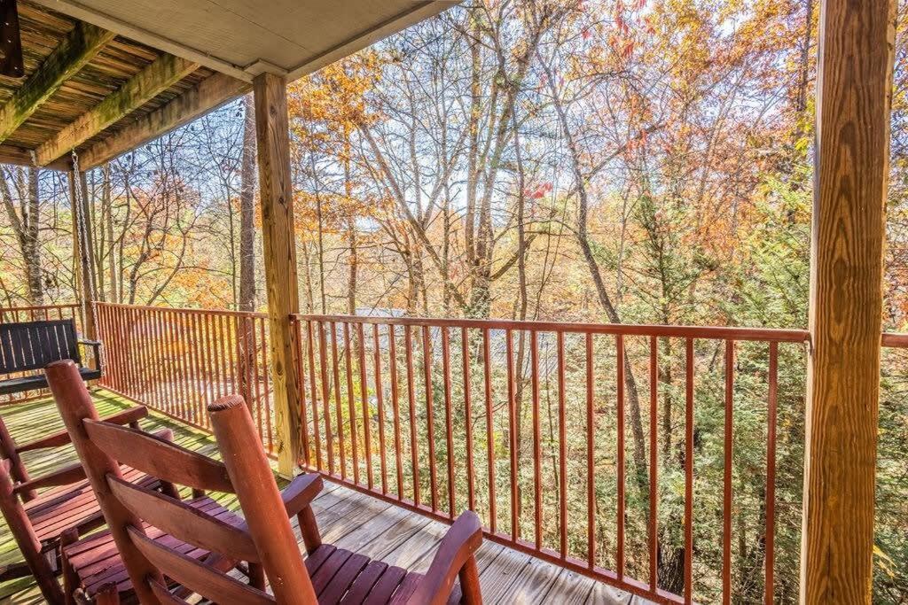 Sasquatch Lodge E Sleeps 13, Gatlinburg