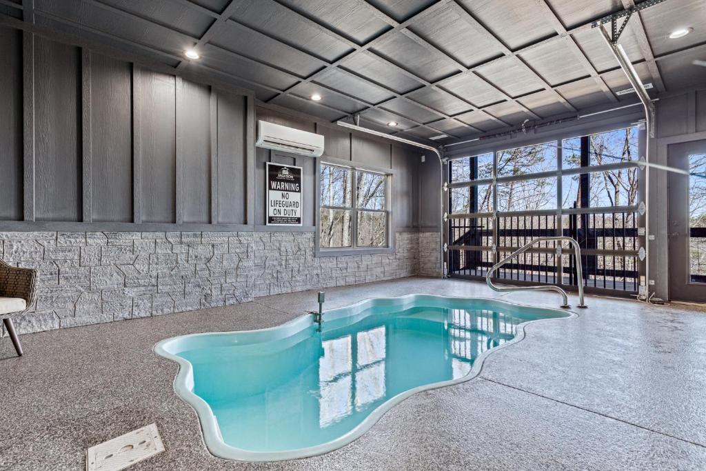 Firefly Nights, Sevierville