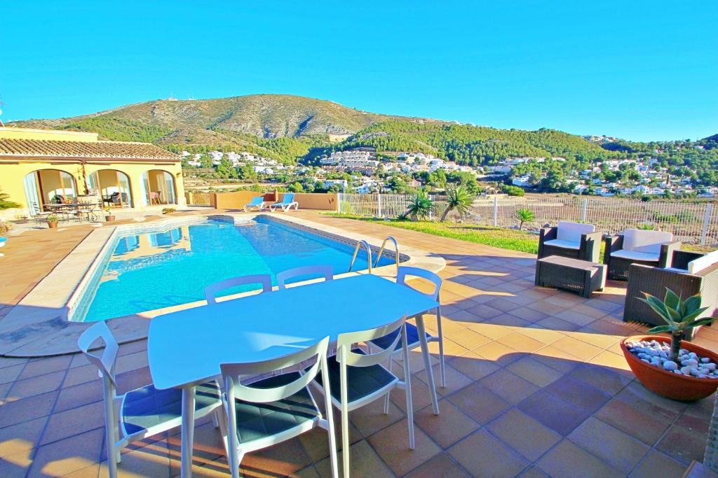Marquesol - pri. pool villa with captivating hill views in Benitachell - 2
