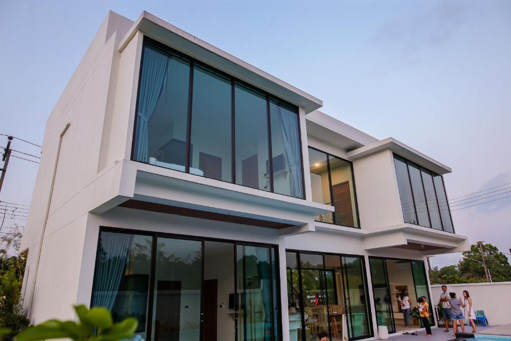 มาริลิน พูลวิลล่า ขนอม, Ban Nua Tha