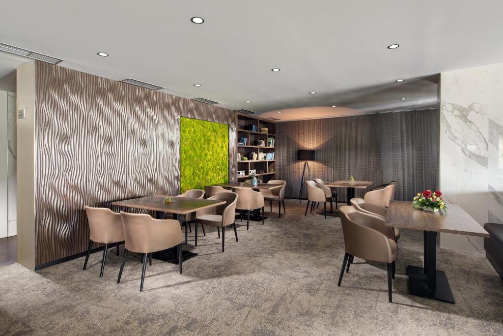 Pub/Lounge