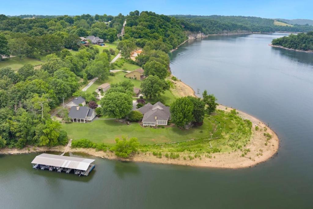 Shoreline Serenity-Direct Lake Access, Springdale