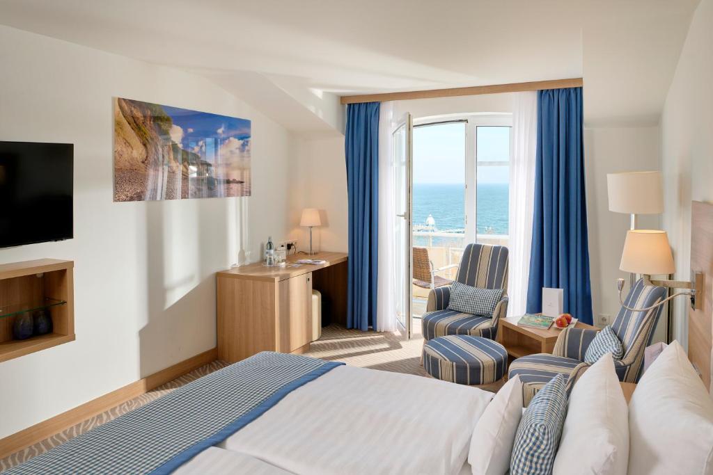 Double Room with Balcony and Direct View of the Sea, Hotel Bernstein in Ostseebad Sellin