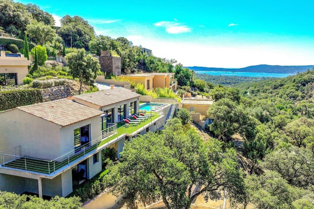 Villa prestige avec piscine et sa vue mer au calme, Grimaud