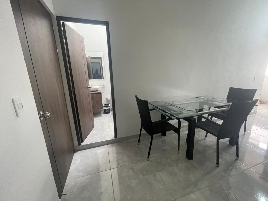 Céntrico apartamento y bien ubicado en Laureles Apto 402 - 4