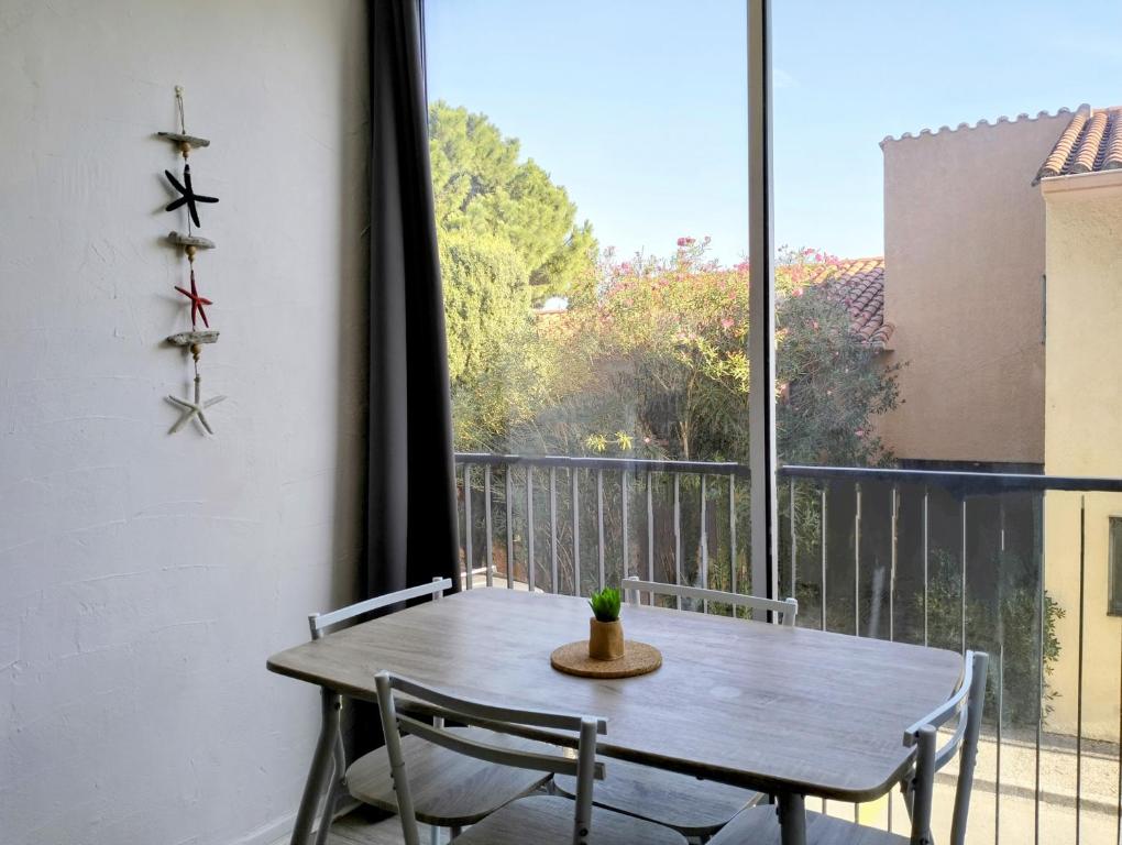 Studio cosy Résidence St Elme avec parking et WIFI à 5min de la plage - 4