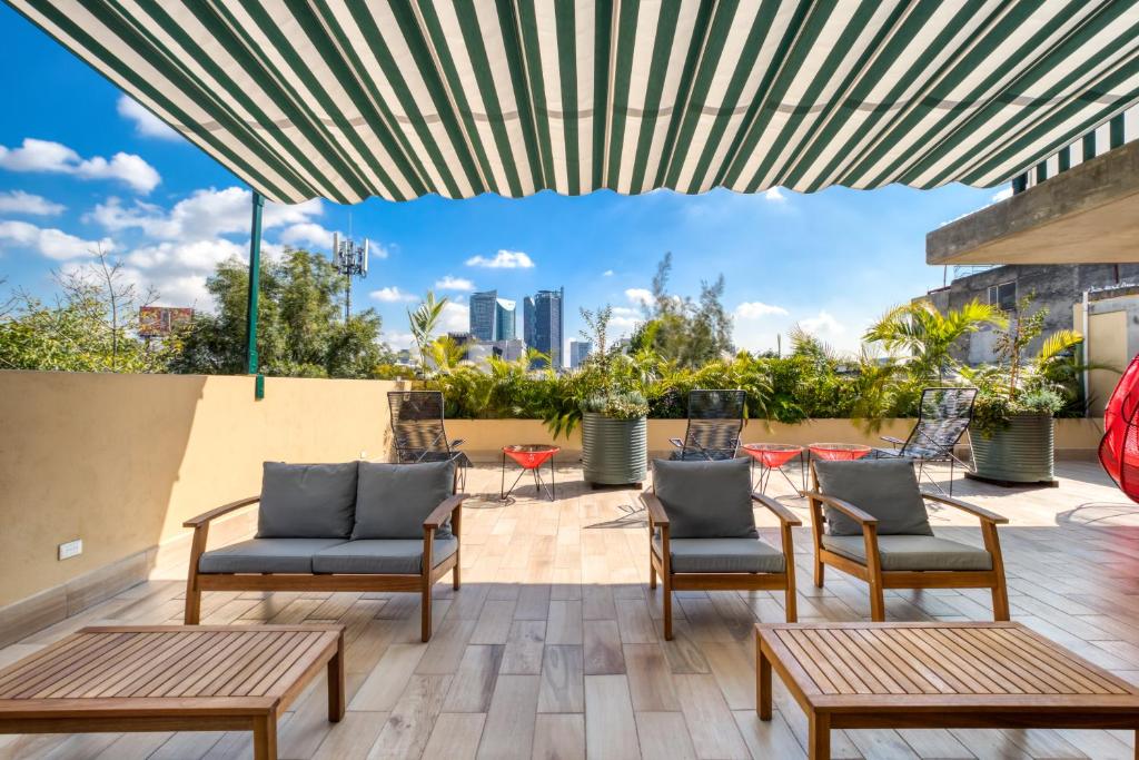 VICENTE SUAREZ By Mr W, Mexiko