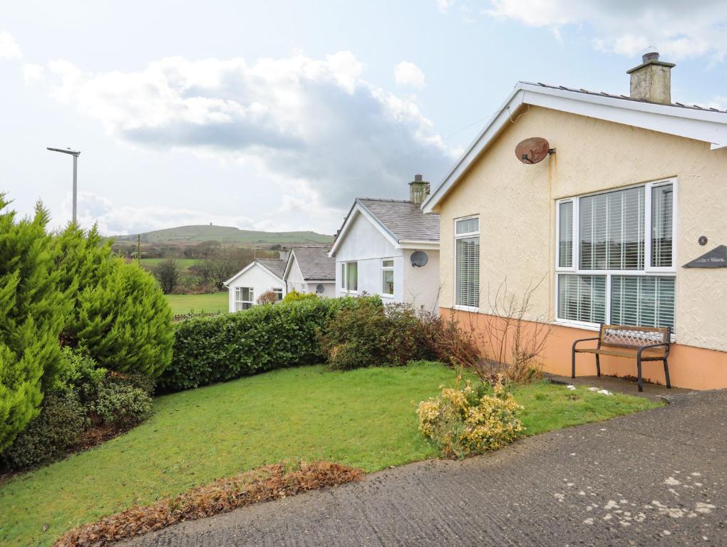 Gwen Y Wawr, Pwllheli