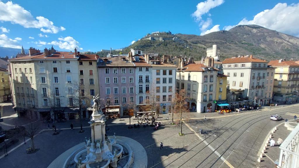Hyper centre de Grenoble, esprit industriel - fibre - 4