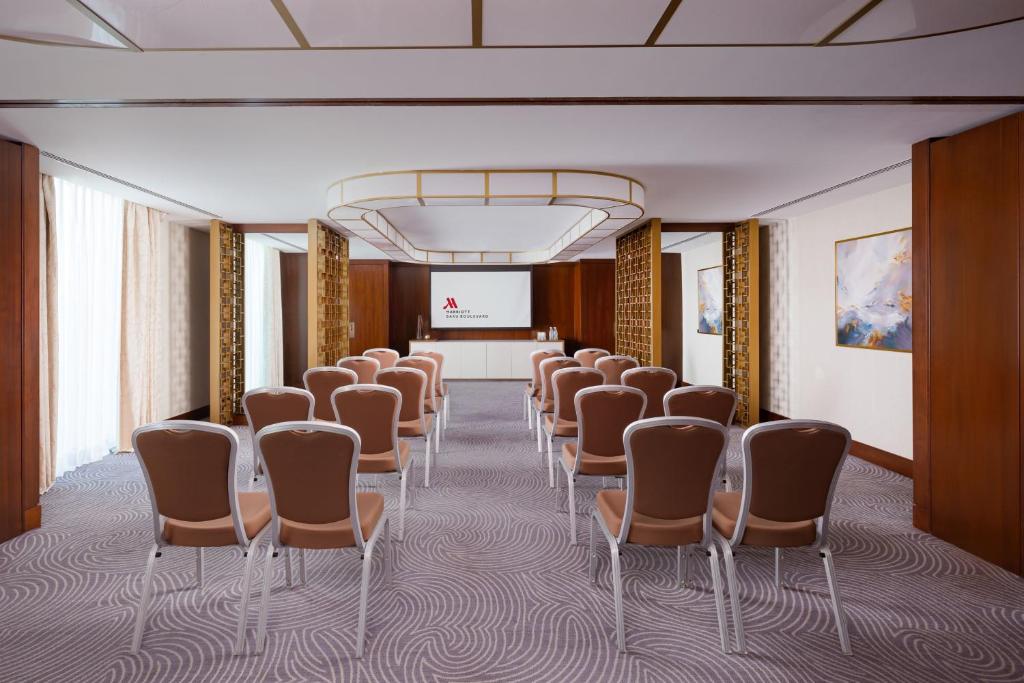 Toplantı odası / Geniş salon
