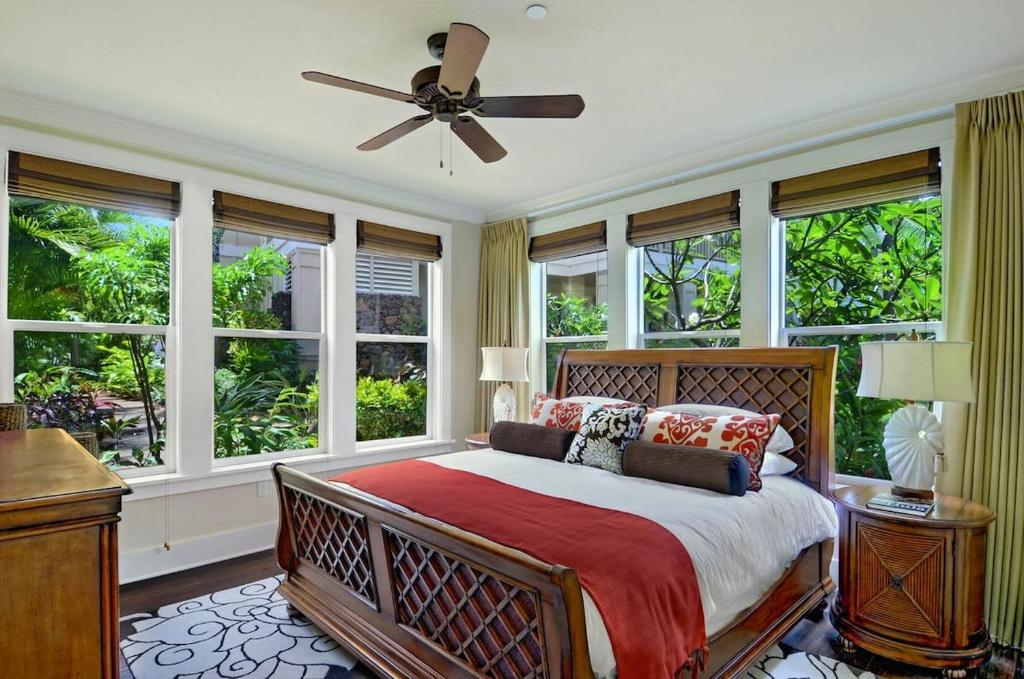 Ground Floor Poolside Villa Short Walk From Top Beach in Kauai With Great Pool, Koloa