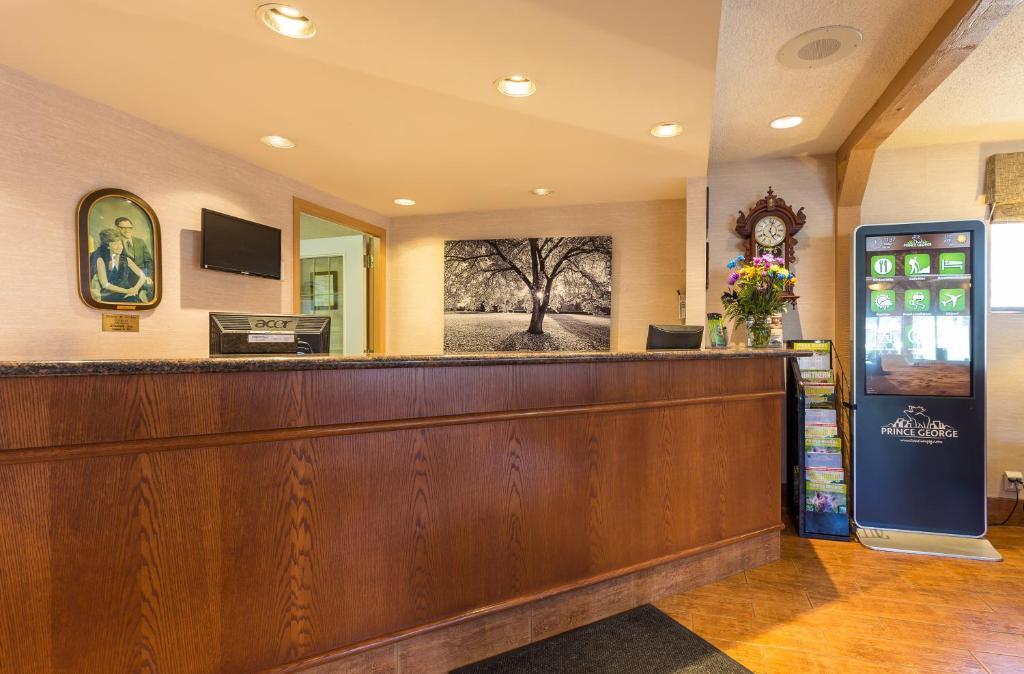Lobby, Grama's Inn in Prince George (BC)