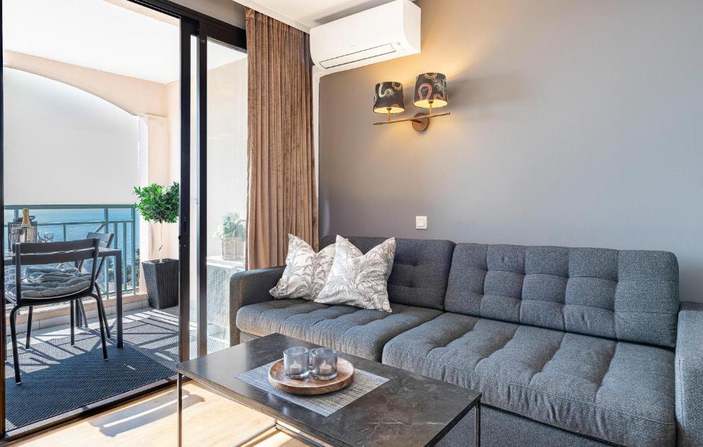 Amazing Apartment In Cannes With House Sea View - 4
