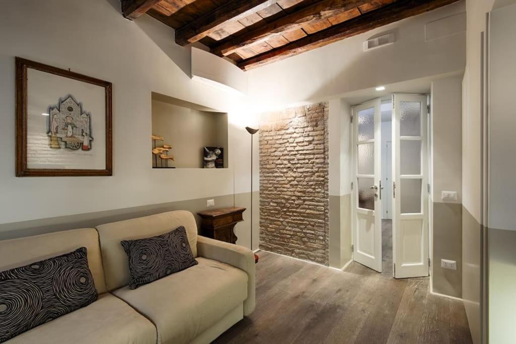 Luxury Fori Imperiali Apartment - 4