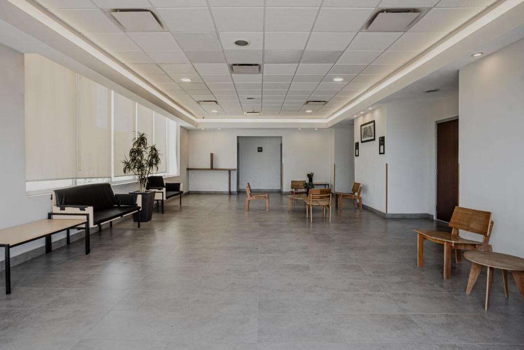 フロント・ロビー