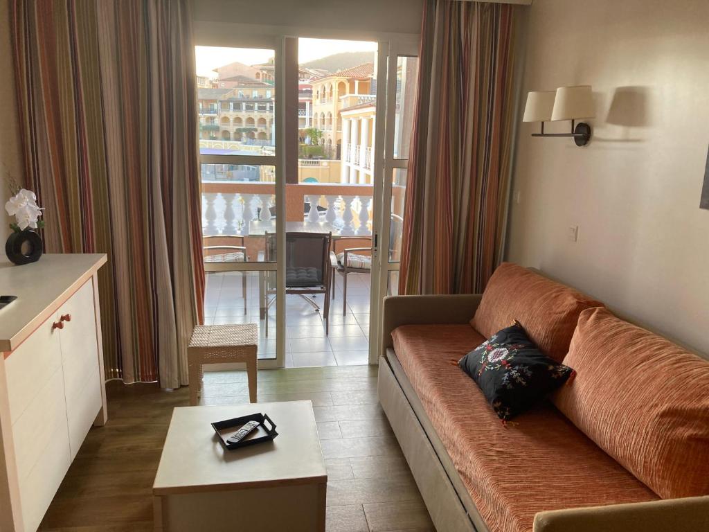 CAP ESTEREL AGAY SAINT RAPHAEL VUE COEUR DU SITE PISCINE GOLF MER Studio 4 personnes chez Magali - 4