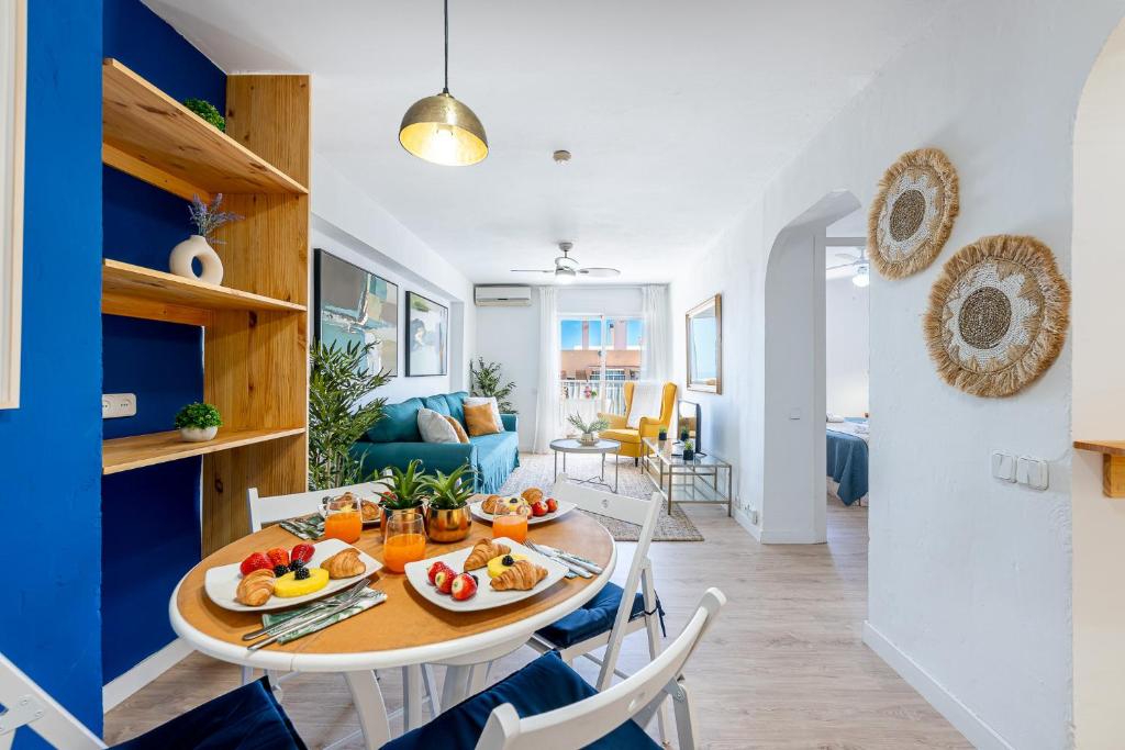 797 HOLIDAY RENTALS - Atico con vistas en piscis - 1