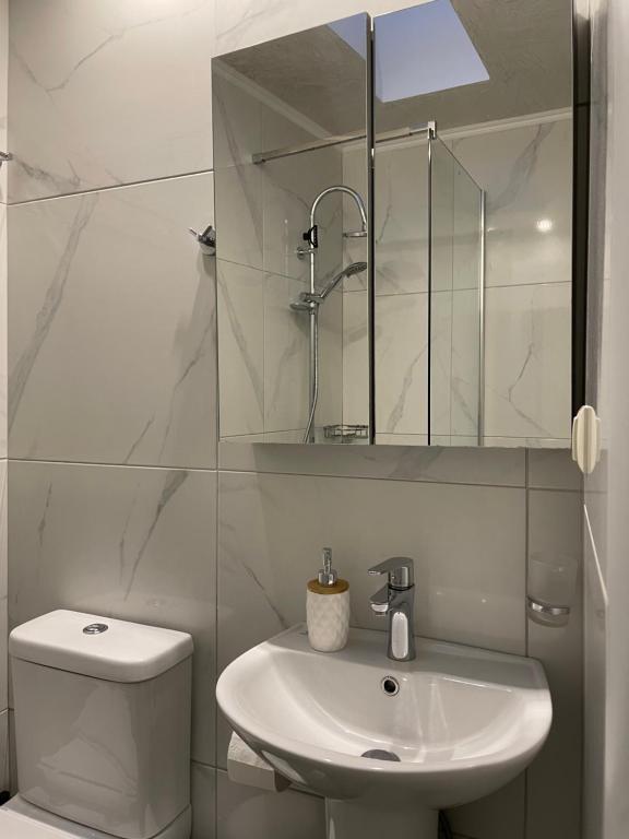 Brisilda’s apartment, Prinos