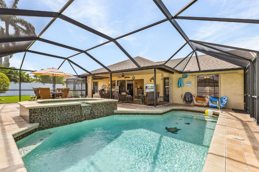 Charm and Convenience, Solar Heated Pool and Spa - Villa Tropical Escape - Roelens, Cape Coral