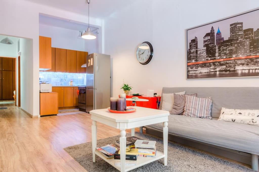 Renovated, open and functional old city house, Heráklion