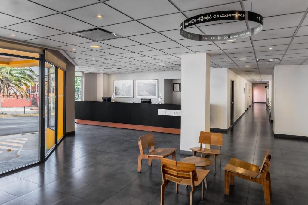 フロント・ロビー