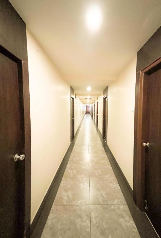 フロント・ロビー