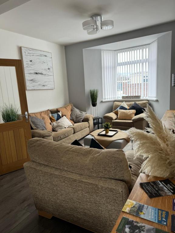 Modern, spacious and Central Location, Aberdare